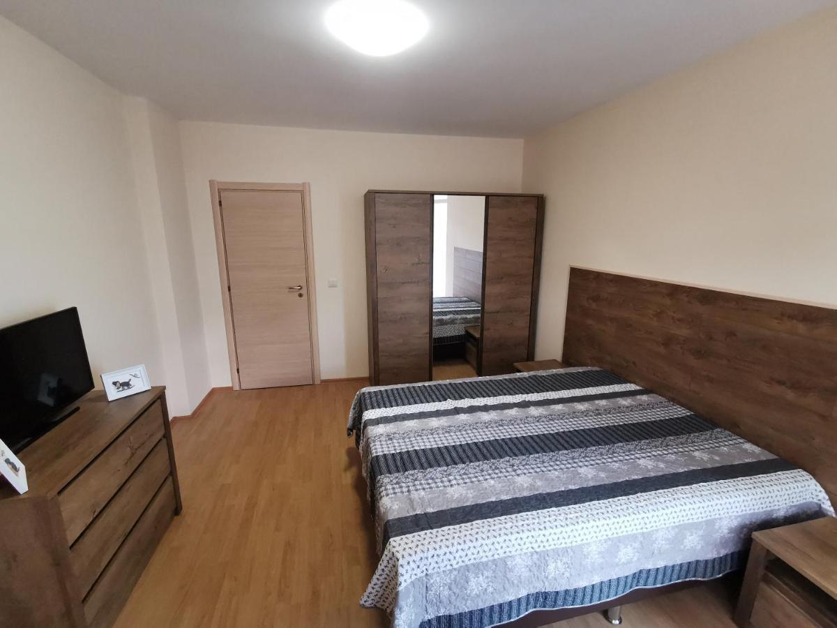 Къмпинг Градина - Апартамент С Две Спални В К-С Черноморска Звезда Apartamento Chernomorets Exterior foto