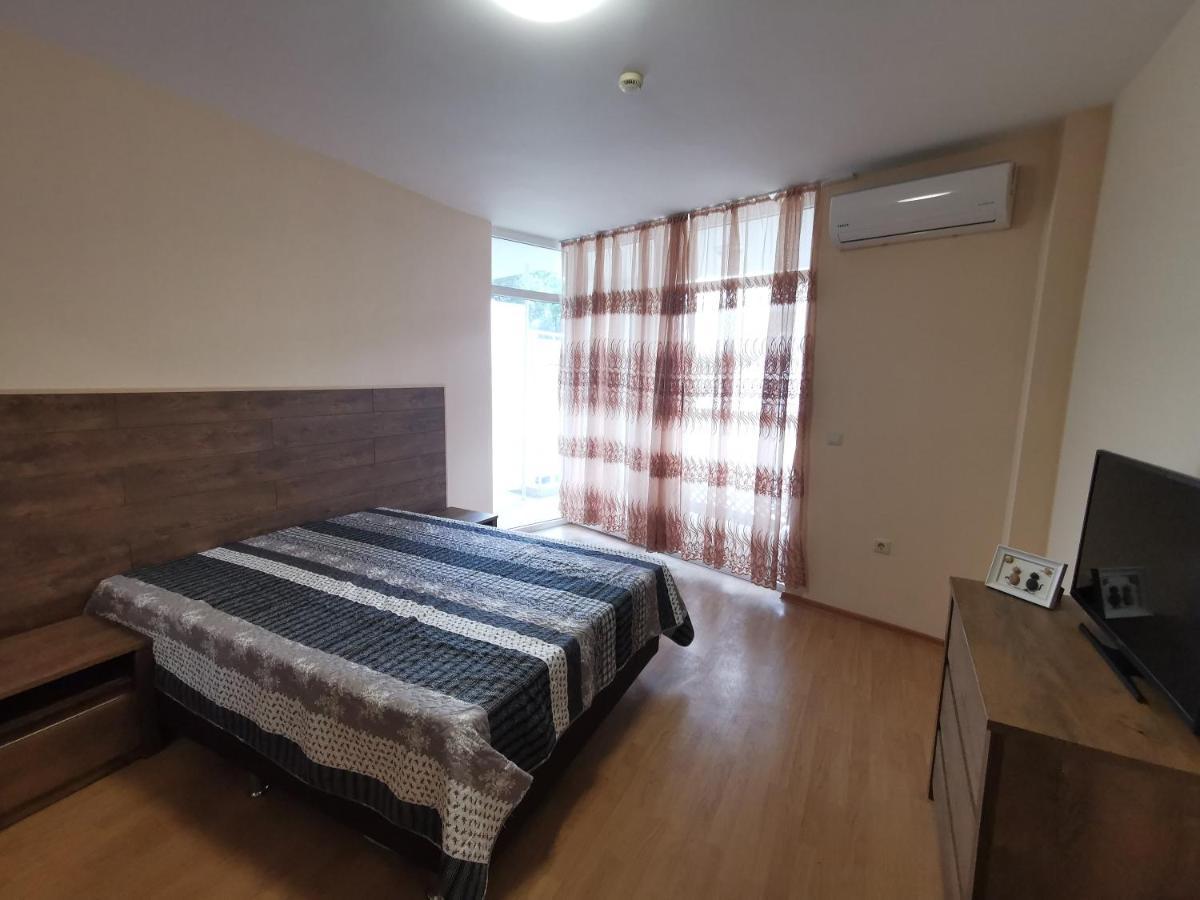 Къмпинг Градина - Апартамент С Две Спални В К-С Черноморска Звезда Apartamento Chernomorets Exterior foto